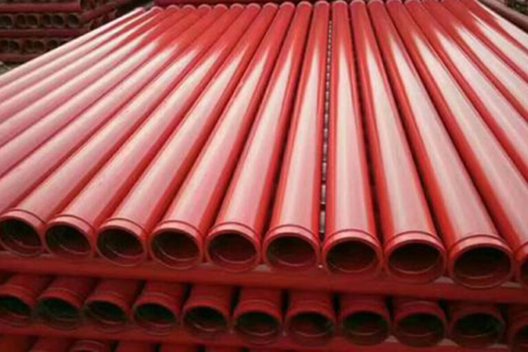 Straight pipes in concrete pump fittings